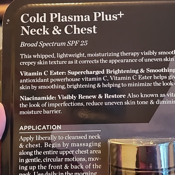 Perricone MD Cold Plasma Plus+ Neck & Chest Broad Spectrum SPF 25 - Picture 4 of 6